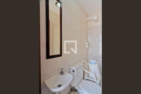 Casa à venda com 660m², 4 quartos e 8 vagasBanheiro - piscina