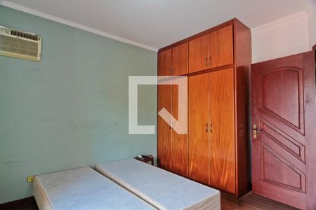 Casa à venda com 660m², 4 quartos e 8 vagasSuíte 2