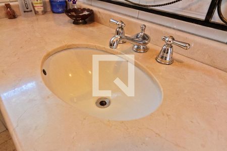 Casa à venda com 660m², 4 quartos e 8 vagasBanheiro