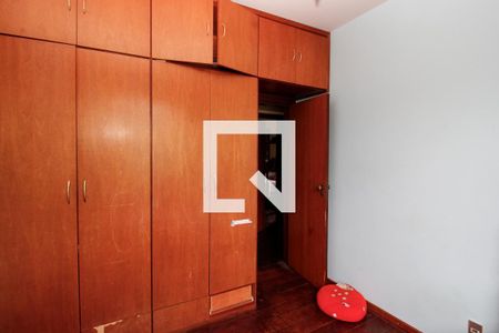 Casa à venda com 648m², 5 quartos e 5 vagasQuarto 2