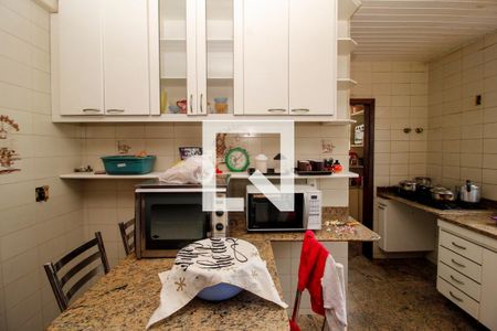 Casa à venda com 648m², 5 quartos e 5 vagasCozinha