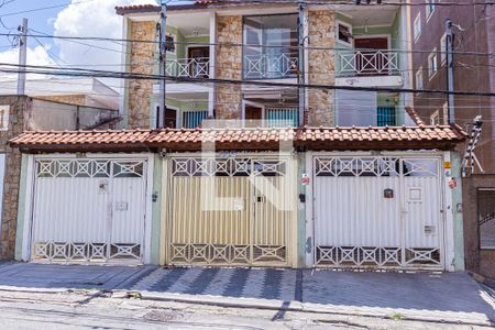 Casa à venda com 180m², 3 quartos e 3 vagasFachada