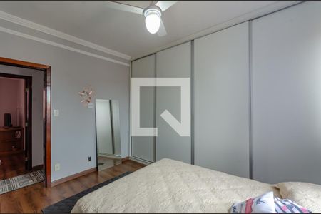 Casa à venda com 355m², 4 quartos e 4 vagasQuarto 1