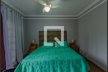 Casa à venda com 355m², 4 quartos e 4 vagasSuíte