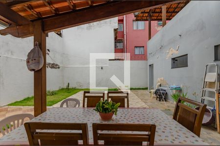 Casa à venda com 355m², 4 quartos e 4 vagasQuintal - Área Gourmet