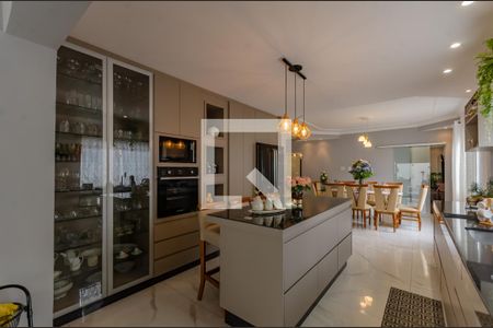 Casa à venda com 355m², 4 quartos e 4 vagasCozinha