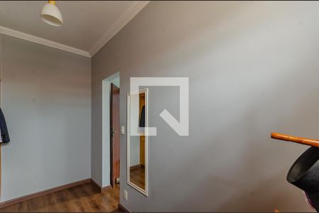 Casa à venda com 355m², 4 quartos e 4 vagasSuíte - Closet