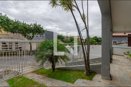 Casa à venda com 355m², 4 quartos e 4 vagasEntrada - Varanda