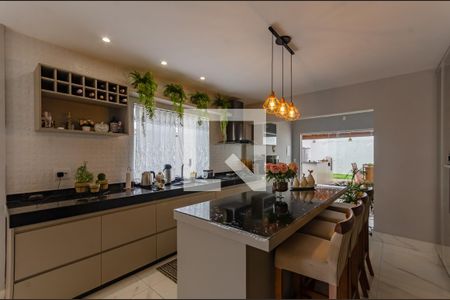 Casa à venda com 355m², 4 quartos e 4 vagasCozinha