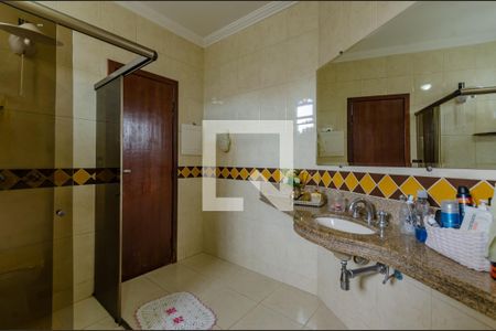 Casa à venda com 355m², 4 quartos e 4 vagasBanheiro Suíte