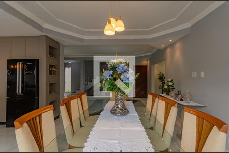 Casa à venda com 355m², 4 quartos e 4 vagasSala de jantar