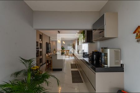 Casa à venda com 355m², 4 quartos e 4 vagasCozinha