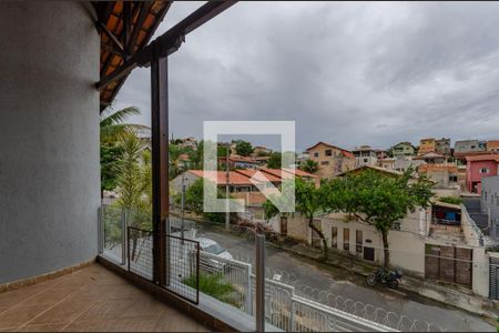 Casa à venda com 355m², 4 quartos e 4 vagasSuíte - Varanda