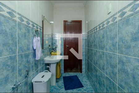 Casa à venda com 355m², 4 quartos e 4 vagasBanheiro Social