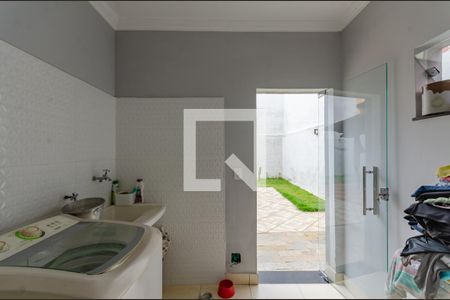 Casa à venda com 355m², 4 quartos e 4 vagasÁrea de Serviço