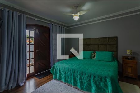 Casa à venda com 355m², 4 quartos e 4 vagasSuíte