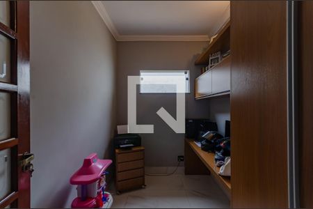 Casa à venda com 355m², 4 quartos e 4 vagasEscritório