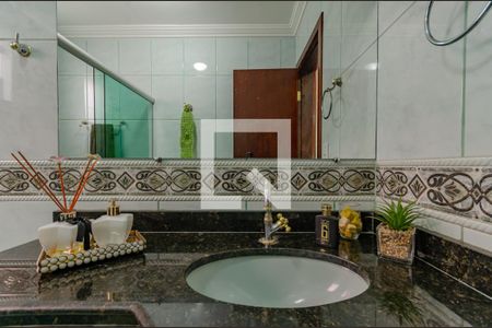 Casa à venda com 355m², 4 quartos e 4 vagasBanheiro Social 2