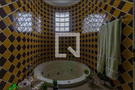 Casa à venda com 355m², 4 quartos e 4 vagasBanheiro Suíte