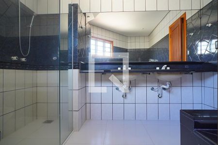 Casa para alugar com 315m², 4 quartos e 3 vagasBanheiro corredor