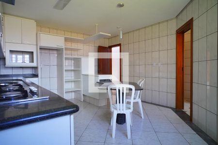 Casa para alugar com 315m², 4 quartos e 3 vagasCozinha