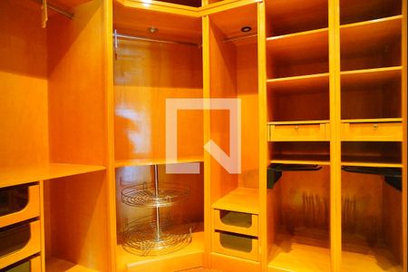 Casa para alugar com 315m², 4 quartos e 3 vagasCloset