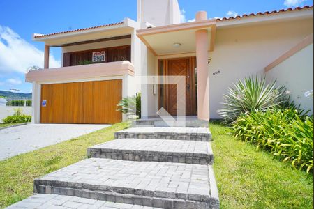 Casa para alugar com 315m², 4 quartos e 3 vagasFachada
