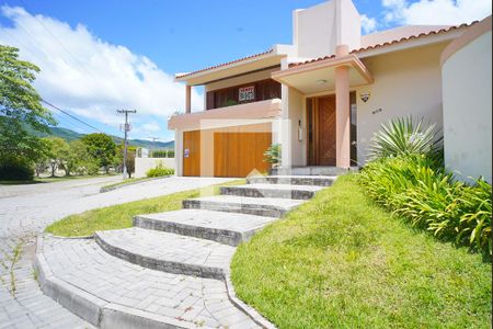 Casa para alugar com 315m², 4 quartos e 3 vagasFachada