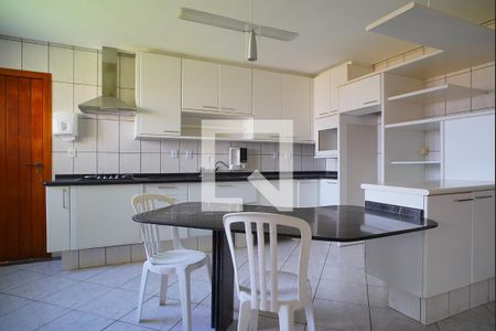 Casa para alugar com 315m², 4 quartos e 3 vagasCozinha