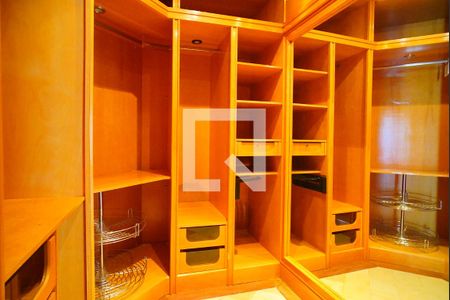 Casa para alugar com 315m², 4 quartos e 3 vagasCloset