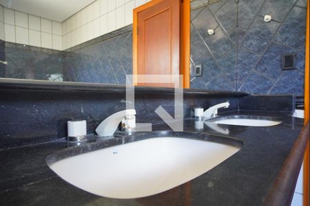 Casa para alugar com 315m², 4 quartos e 3 vagasBanheiro corredor