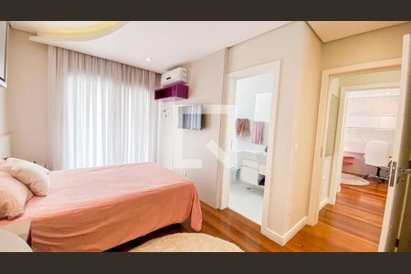 Casa à venda com 560m², 6 quartos e 25 vagasSuíte 3