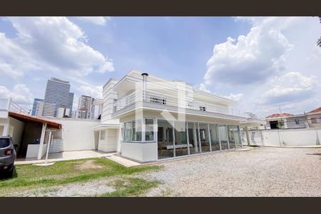 Casa à venda com 560m², 6 quartos e 25 vagasQuintal