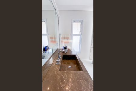 Casa à venda com 560m², 6 quartos e 25 vagasBanheiro da Suíte 1