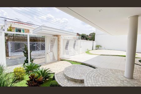 Casa à venda com 560m², 6 quartos e 25 vagasQuintal - Garagem