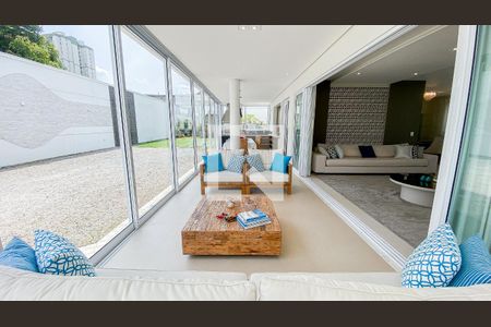 Casa à venda com 560m², 6 quartos e 25 vagasVaranda gourmet