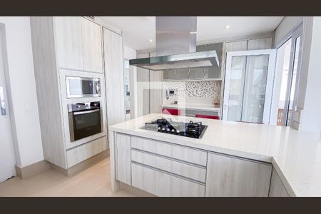 Casa à venda com 560m², 6 quartos e 25 vagasCozinha