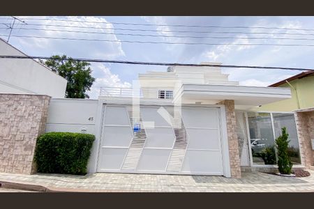 Casa à venda com 560m², 6 quartos e 25 vagasFachada