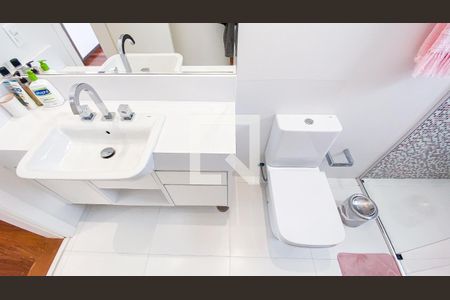 Casa à venda com 560m², 6 quartos e 25 vagasBanheiro da Suíte 4