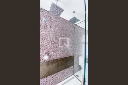 Casa à venda com 560m², 6 quartos e 25 vagasBanheiro da Suíte 1