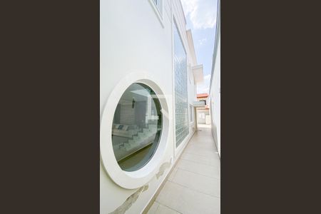 Casa à venda com 560m², 6 quartos e 25 vagasCorredor - Quintal