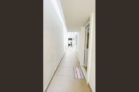 Casa à venda com 560m², 6 quartos e 25 vagasCorredor - Quintal