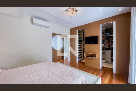 Casa à venda com 560m², 6 quartos e 25 vagasSuíte 1