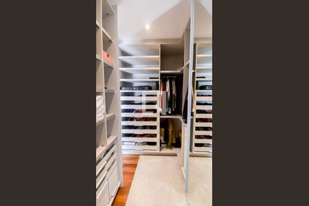 Casa à venda com 560m², 6 quartos e 25 vagasCloset da suíte 1