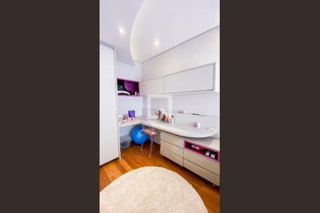 Casa à venda com 560m², 6 quartos e 25 vagasSuíte 3