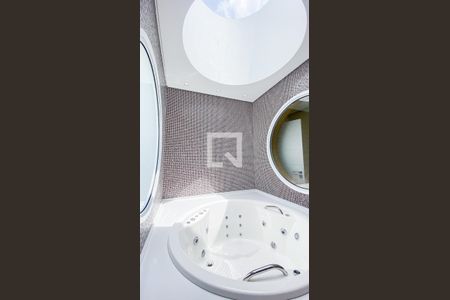 Casa à venda com 560m², 6 quartos e 25 vagasBanheiro da Suíte 1