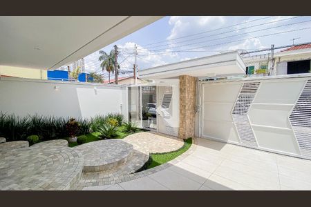 Casa à venda com 560m², 6 quartos e 25 vagasQuintal - Garagem