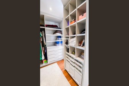 Casa à venda com 560m², 6 quartos e 25 vagasCloset da suíte 1