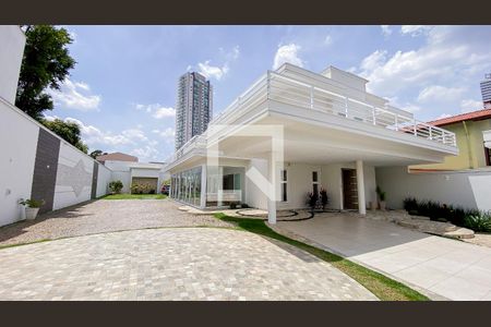 Casa à venda com 560m², 6 quartos e 25 vagasQuintal