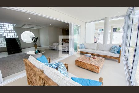 Casa à venda com 560m², 6 quartos e 25 vagasVaranda gourmet